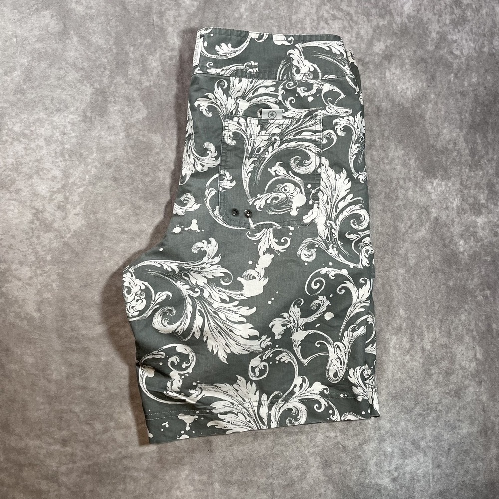 Converse ONE STAR Mens Grey Palm Leaf Print Board Shorts Sz 32